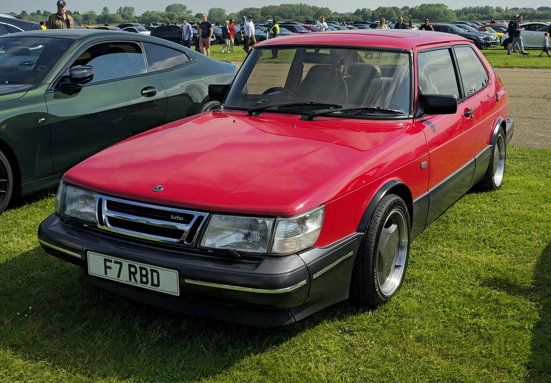 Saab 900: la berlina disegnata dai costruttori di aerei
