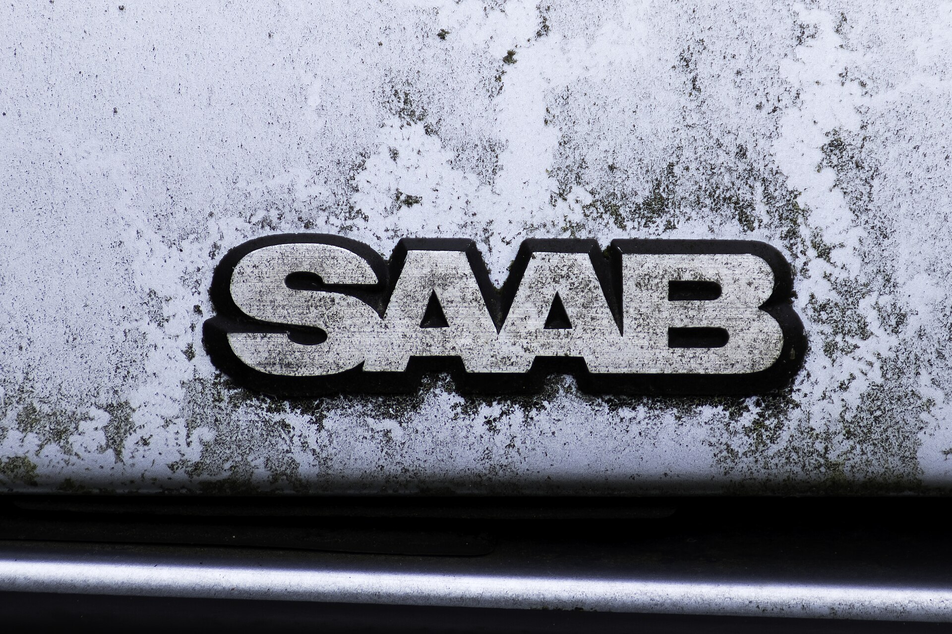 Saab 900: la berlina disegnata dai costruttori di aerei