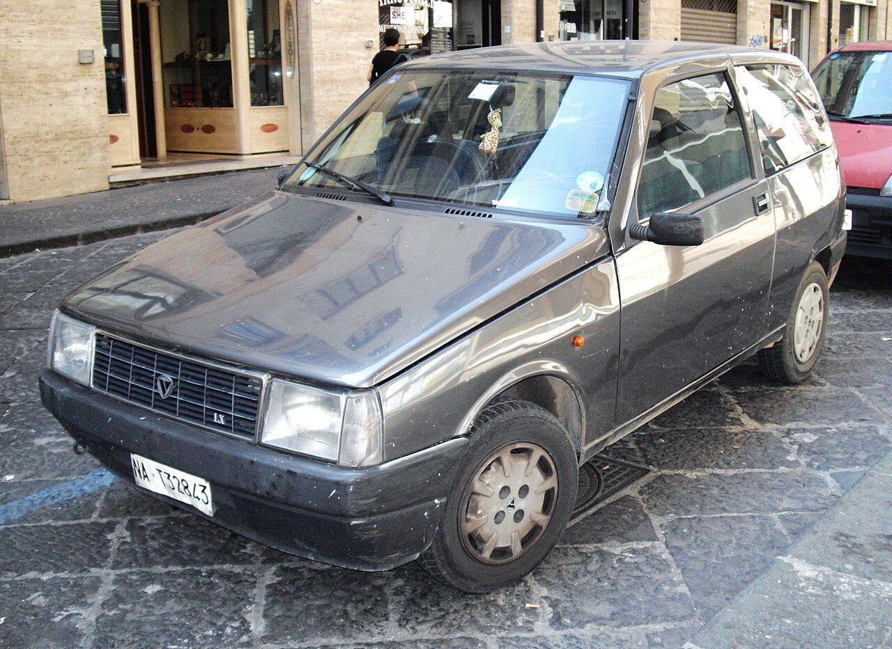 Der Y10 (1985) mit seiner schwarzen Heckklappe, das letzte Modell vor dem Wechsel zum Lancia-Label