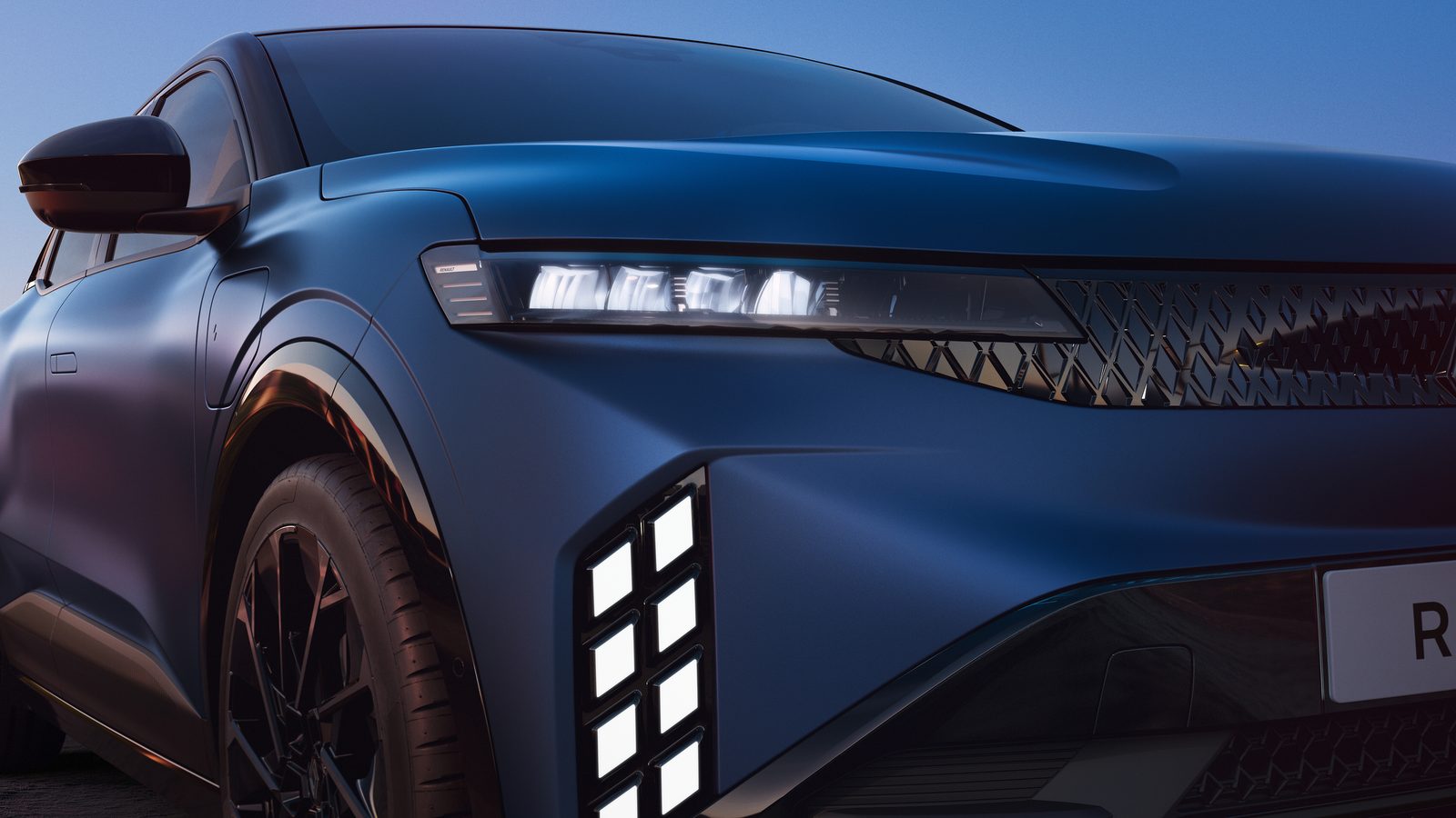 Le nouveau masque avant : feux de jour en losange et signature LED verticale dans le bouclier