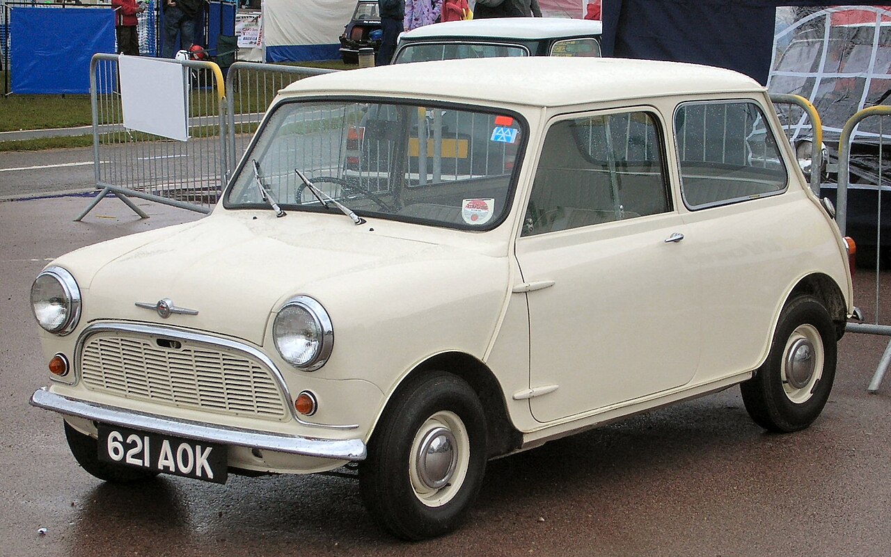 "Mini : quarante ans, cinq maisons-mères et une seule légende"