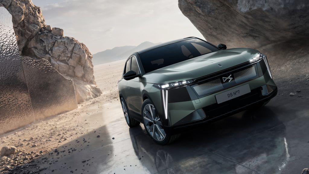 DS N°7 : le SUV premium tricolore passe à la vitesse électrique
